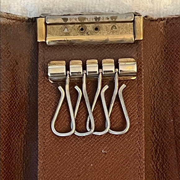 Louis Vuitton 4 Hook Key Holder - Picture 11 of 13